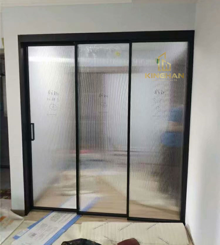 cua-lua-kinh-khong-ray-duoi